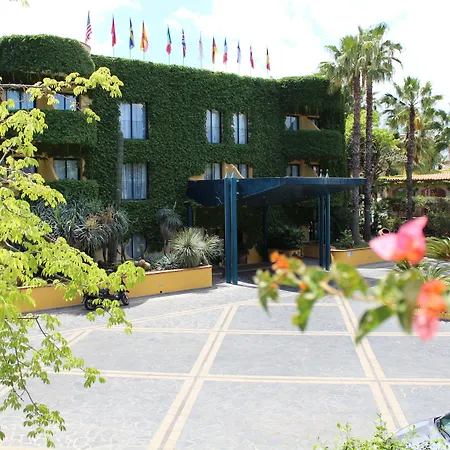 Caesar Palace Otel Giardini Naxos