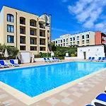 ホテル シーザー パレス 4*