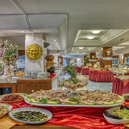 Caesar Palace Джардіні-Наксос