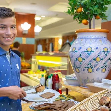 Готель Caesar Palace 4*