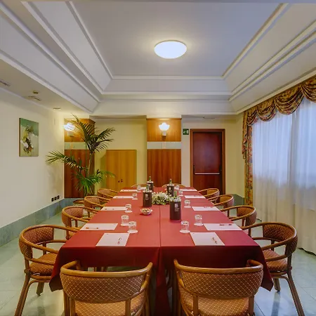 Готель Caesar Palace Джардіні-Наксос