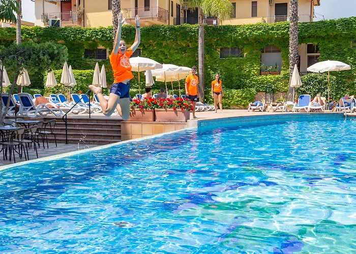 Hotel Caesar Palace Giardini Naxos