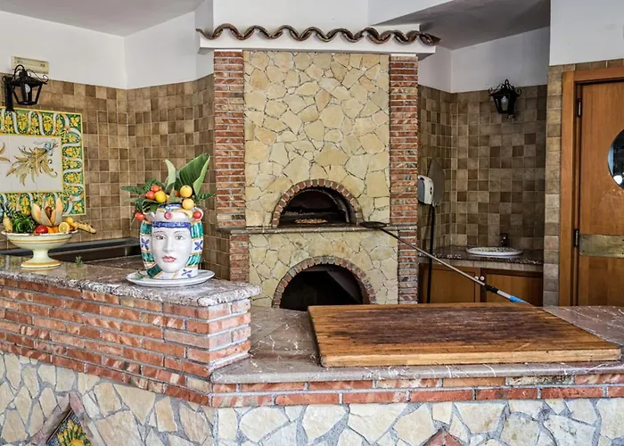 Caesar Palace Hotell 4*