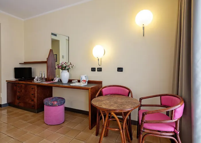 凯撒皇宫酒店 4* 贾迪尼-纳克索斯