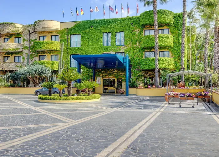 凯撒皇宫酒店 4*